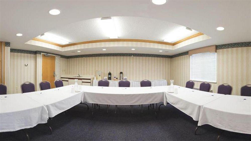 Mainstay Suites Emporia Luaran gambar
