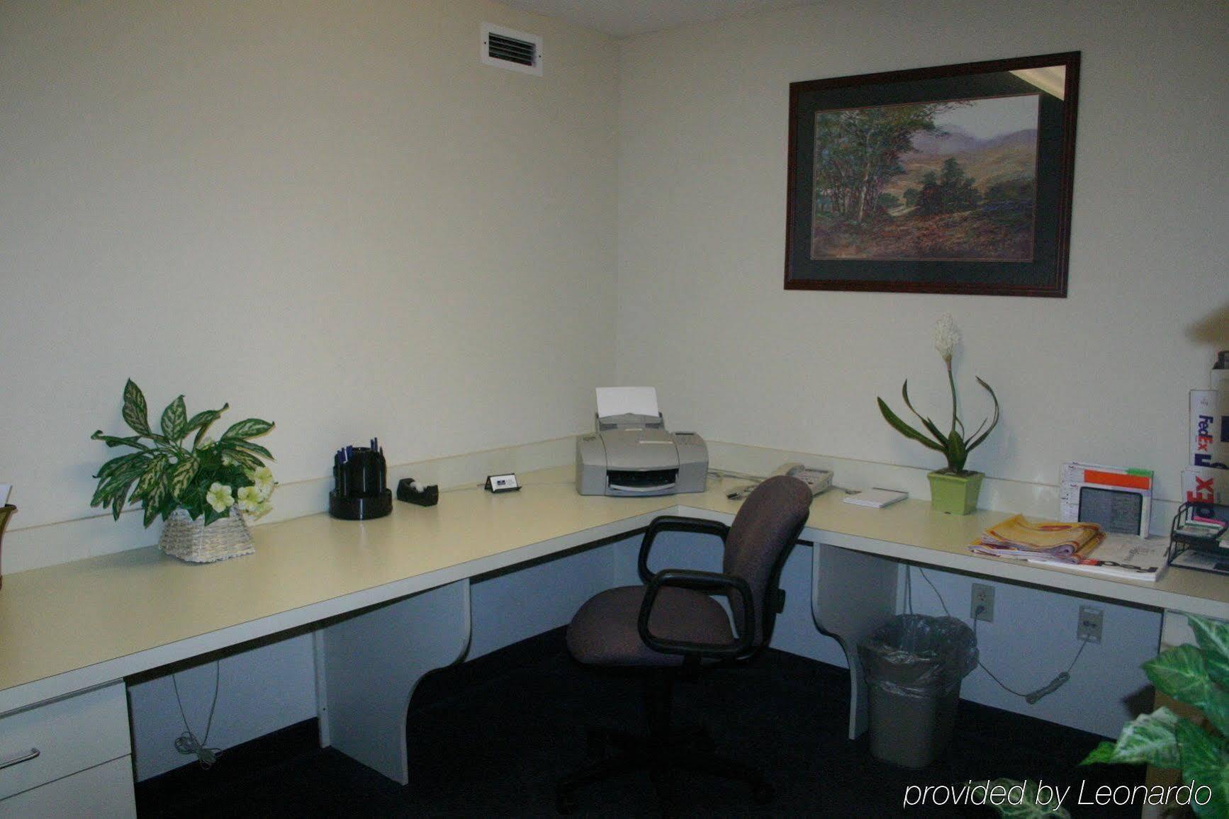 Mainstay Suites Emporia Luaran gambar